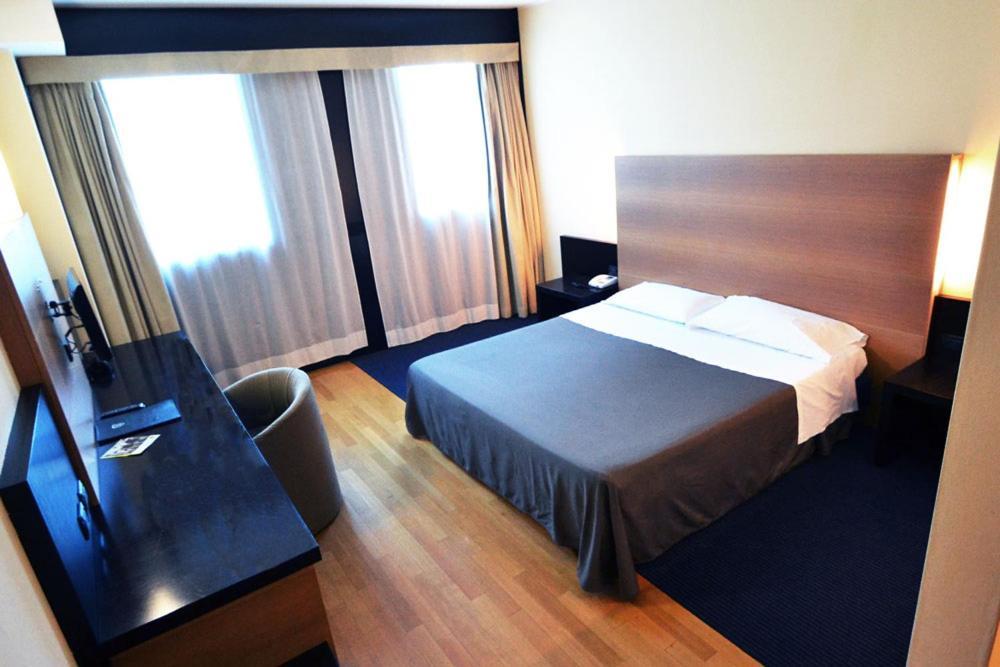 Golf Hotel Milano Opera Eksteriør billede