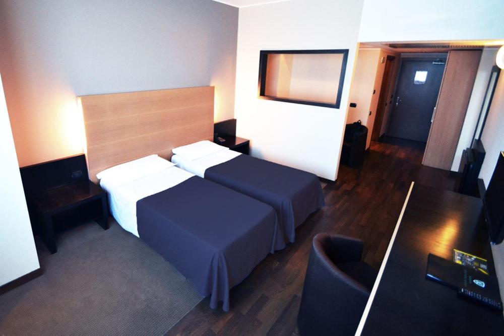 Golf Hotel Milano Opera Eksteriør billede