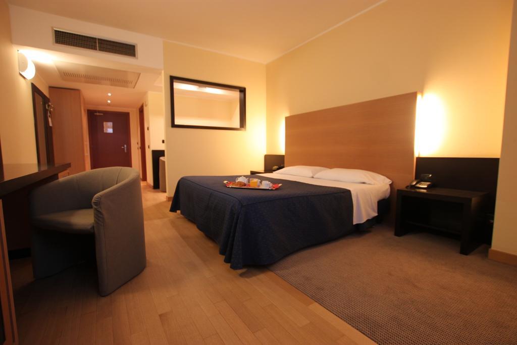 Golf Hotel Milano Opera Værelse billede