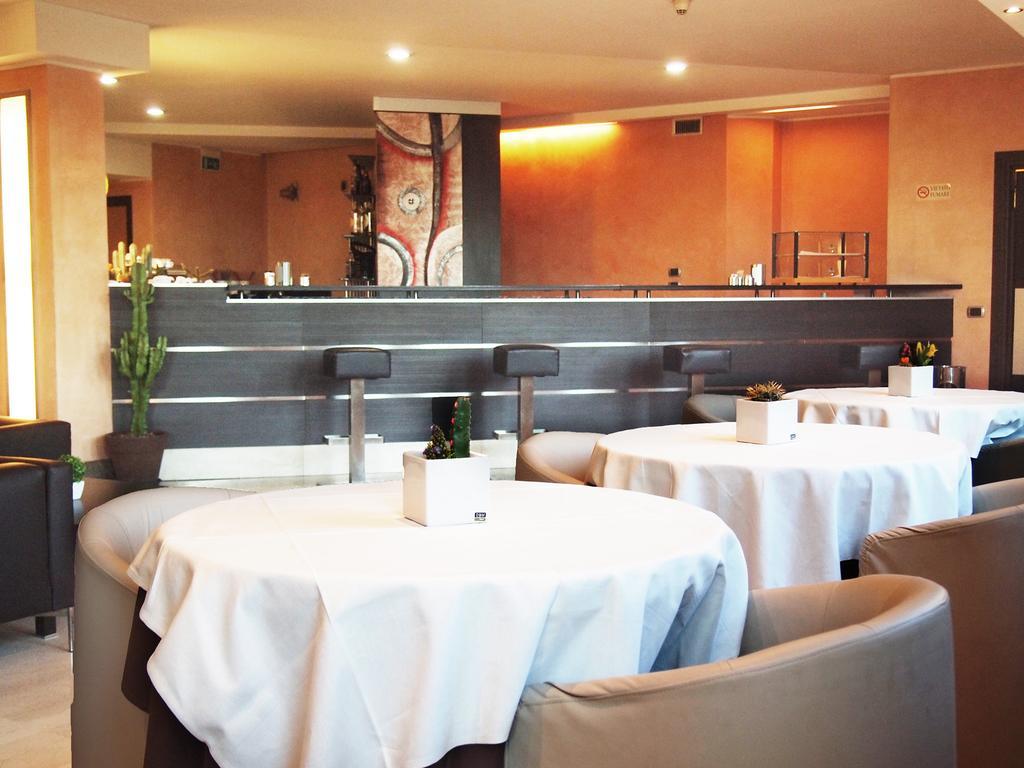 Golf Hotel Milano Opera Eksteriør billede