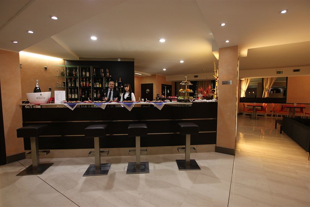 Golf Hotel Milano Opera Eksteriør billede